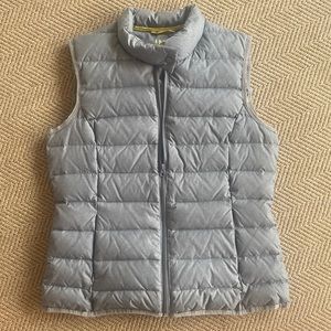 J McLaughlin Gray puffer vest in PERFECT condition size Large